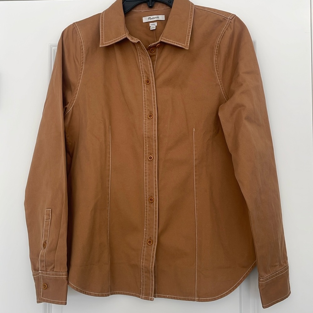 Madewell fitted shirt with white top stitching in size 10